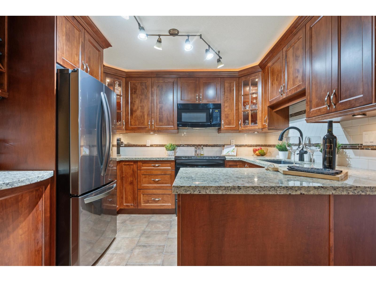 307 15941 Marine Drive, White Rock, British Columbia V4B 1E9 - Photo 10 - R3107432