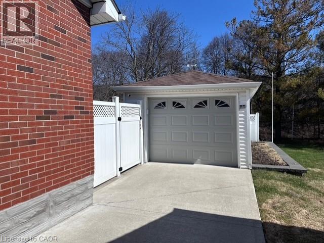 390 Dumfries Avenue, Kitchener, Ontario  N2H 2G1 - Photo 33 - 40818027