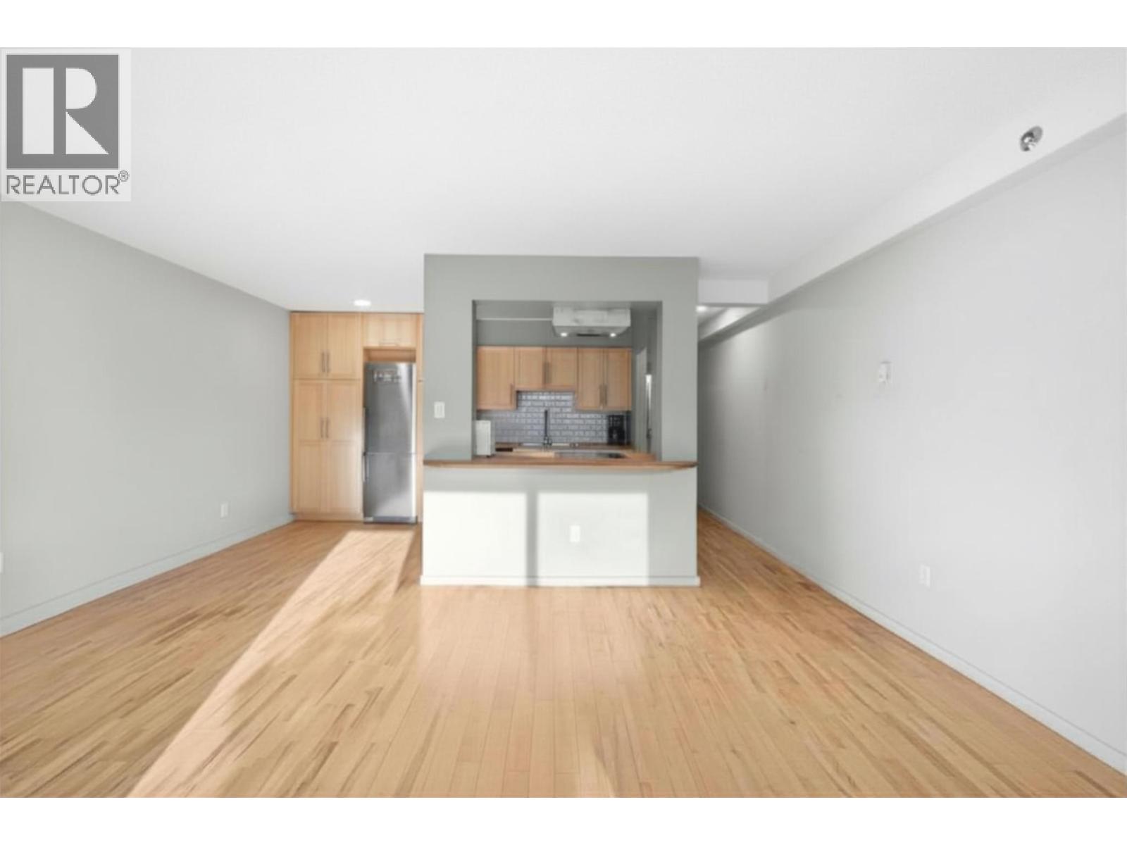 104 1549 Kitchener Street, Vancouver, British Columbia  V5L 2V8 - Photo 2 - R3091646