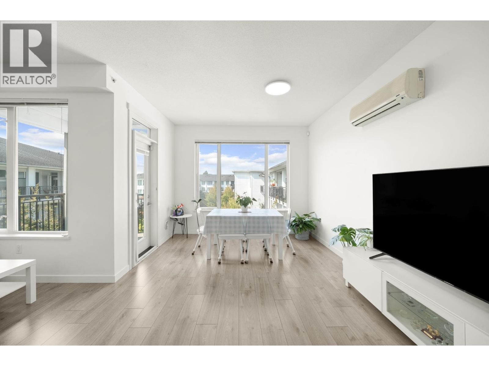 438 9388 Mckim Way, Richmond, British Columbia  V6X 0J7 - Photo 2 - R3108472