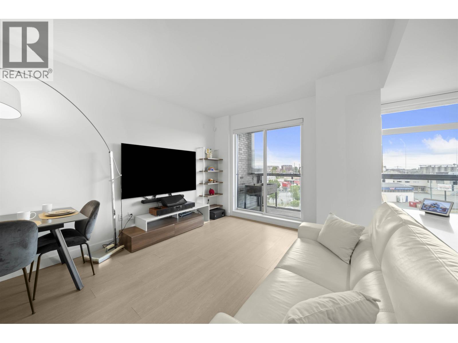 301 8888 Osler Street, Vancouver, British Columbia V6P 4G2 - Photo 3 - R3108476