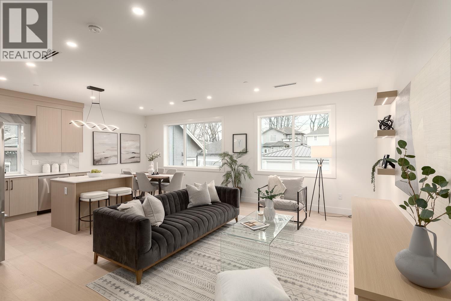 2 3506 E PENDER STREET, Vancouver, British Columbia