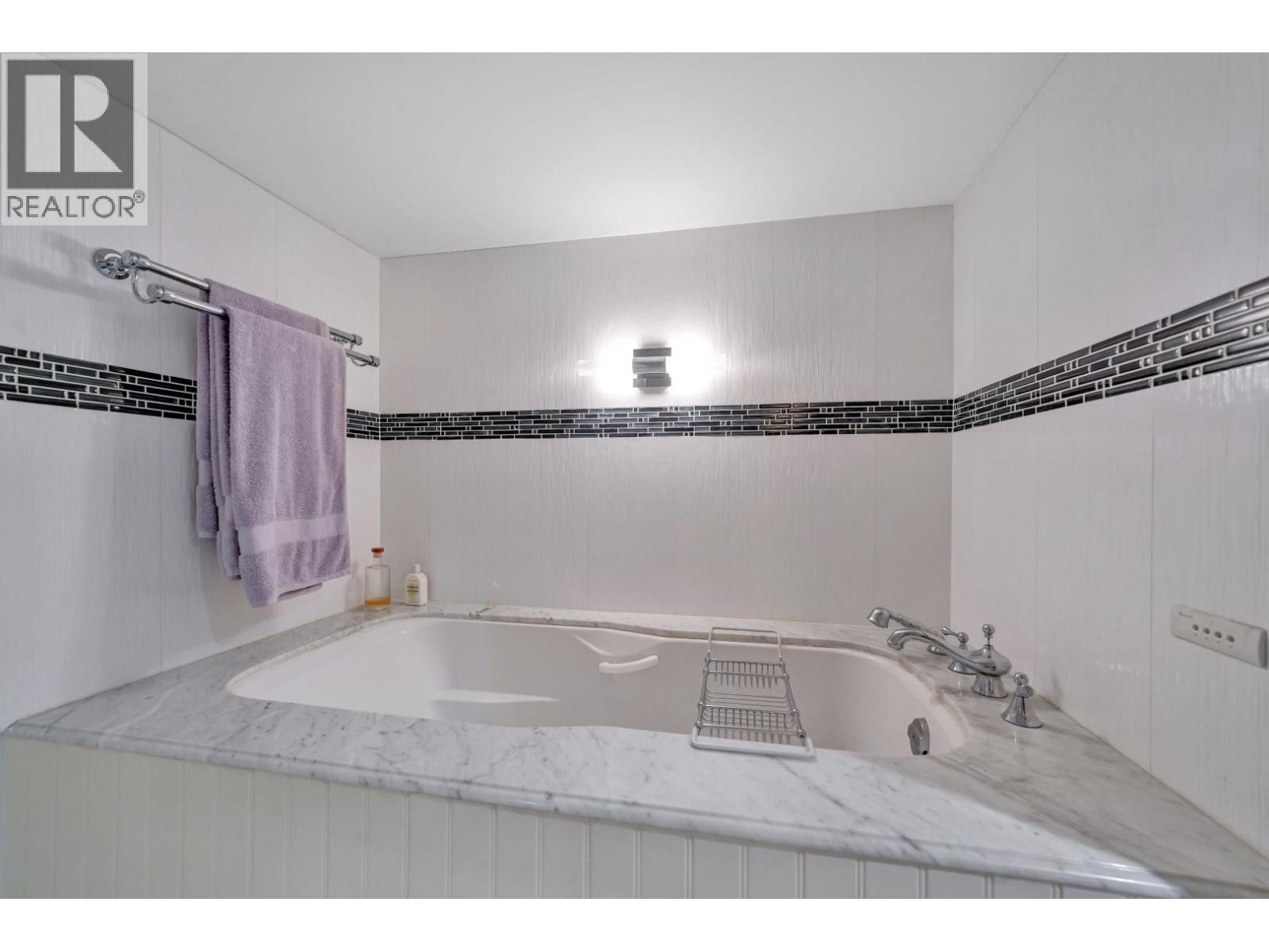 2303 W 3rd Avenue, Vancouver, British Columbia  V6K 1L6 - Photo 23 - R3108512