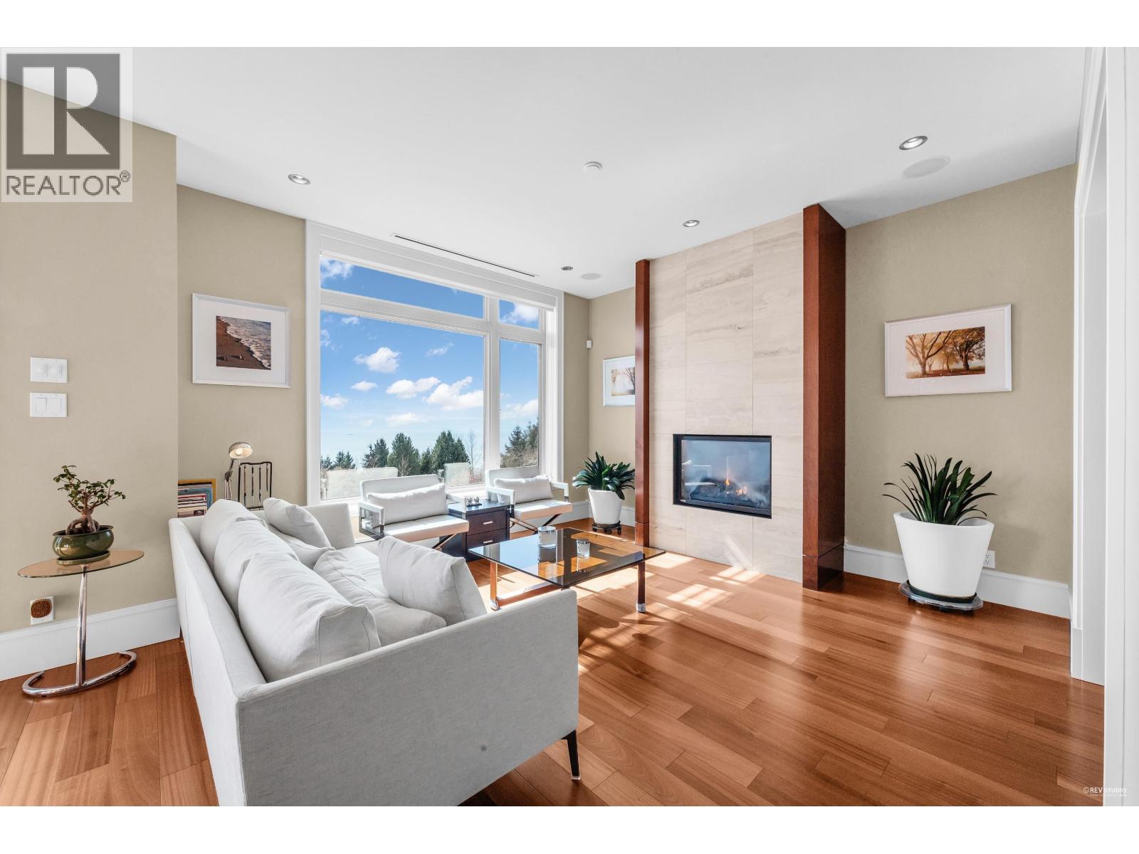 102 2575 Garden Court, West Vancouver, British Columbia  V7S 0A2 - Photo 5 - R3108529