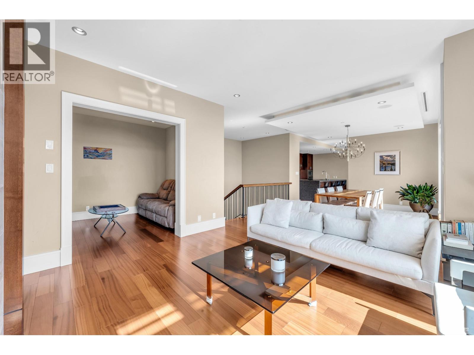 102 2575 Garden Court, West Vancouver, British Columbia  V7S 0A2 - Photo 8 - R3108529