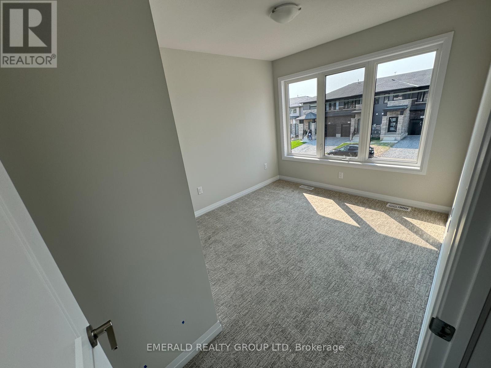 10 Whelan Court, Thorold, Ontario  L2V 0G7 - Photo 10 - X12972290