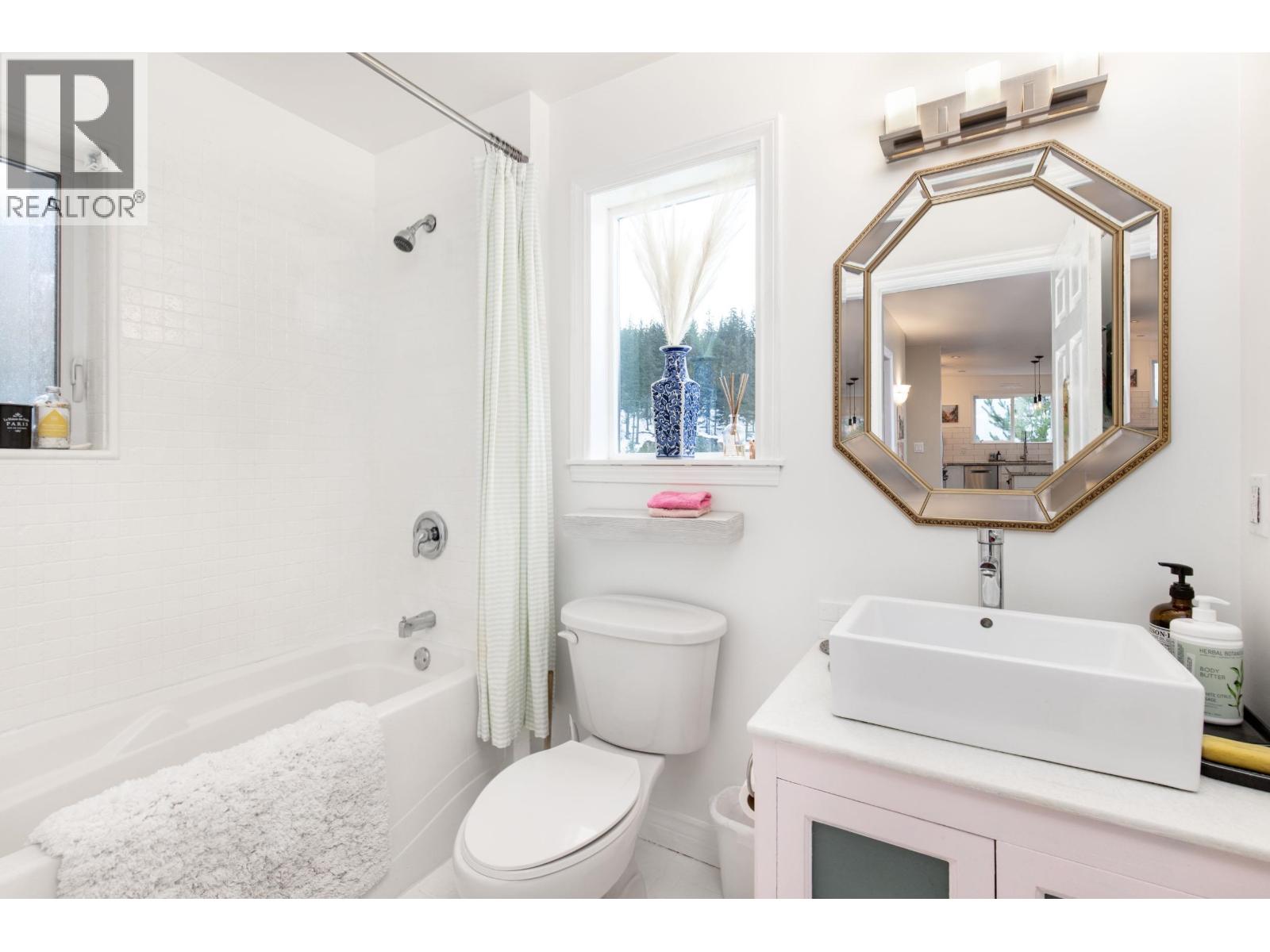 7467 Dogwood Street, Pemberton, British Columbia  V0N 2L0 - Photo 17 - R3108575