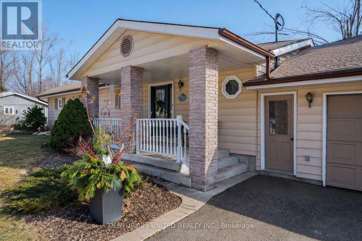 1 Lakeshore Boulevard, Selwyn, Ontario  K0L 1T0 - Photo 2 - X12806356