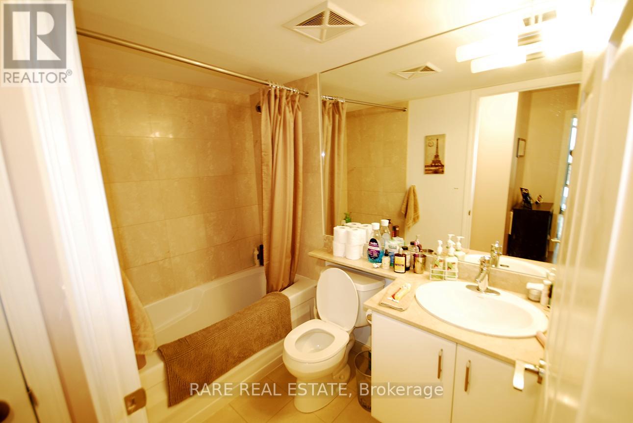 703 - 736 Spadina Avenue, Toronto, Ontario  M5S 2J2 - Photo 4 - C12972238