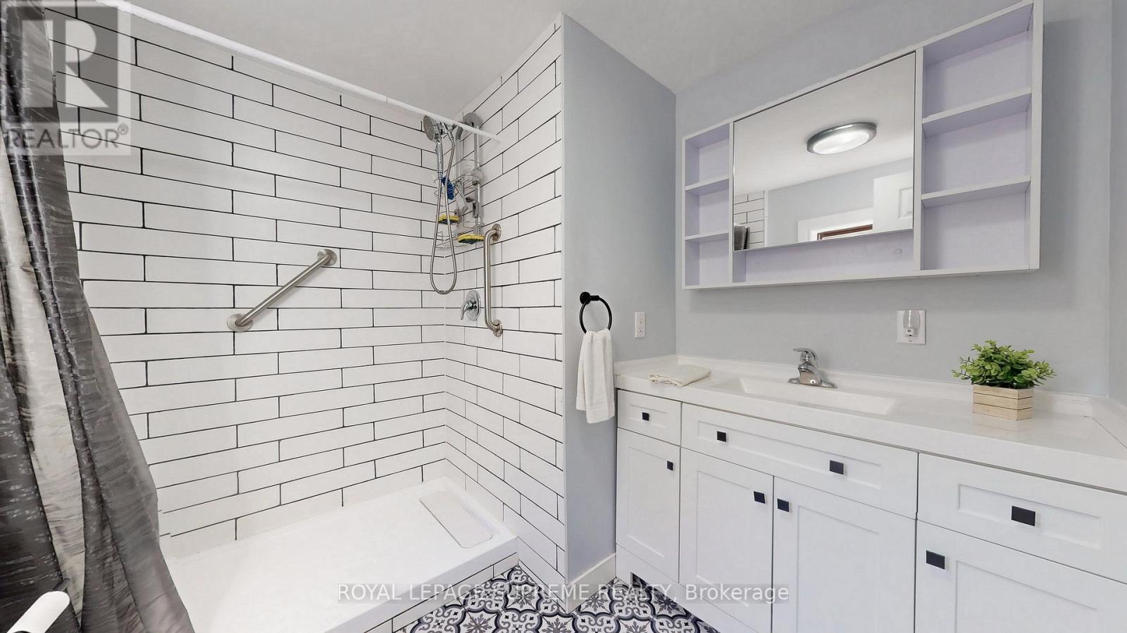 31 Shirley Street, Toronto, Ontario  M6K 1S8 - Photo 25 - C12972256