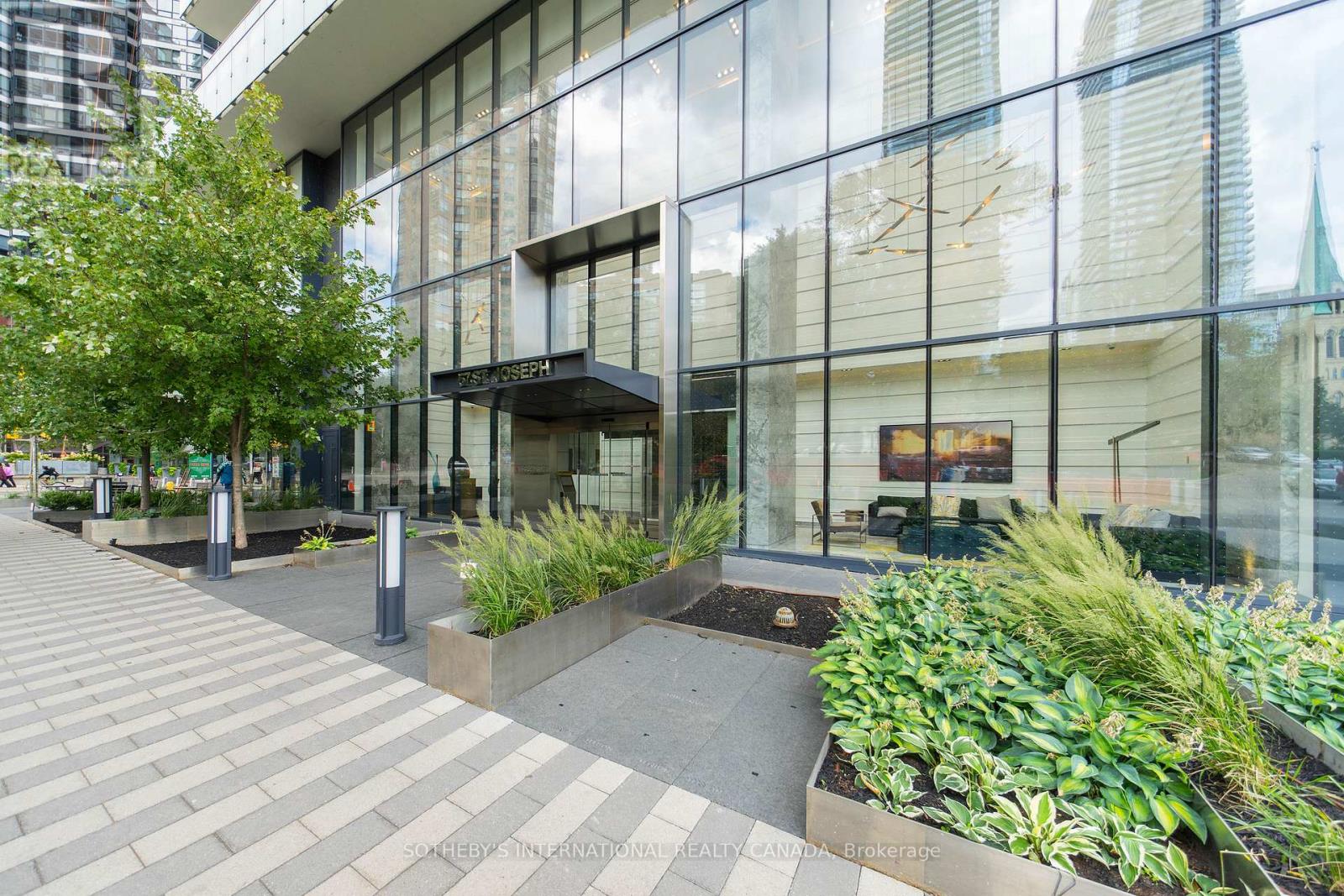 502 - 57 St Joseph Street, Toronto, Ontario  M5S 0C5 - Photo 18 - C12972298