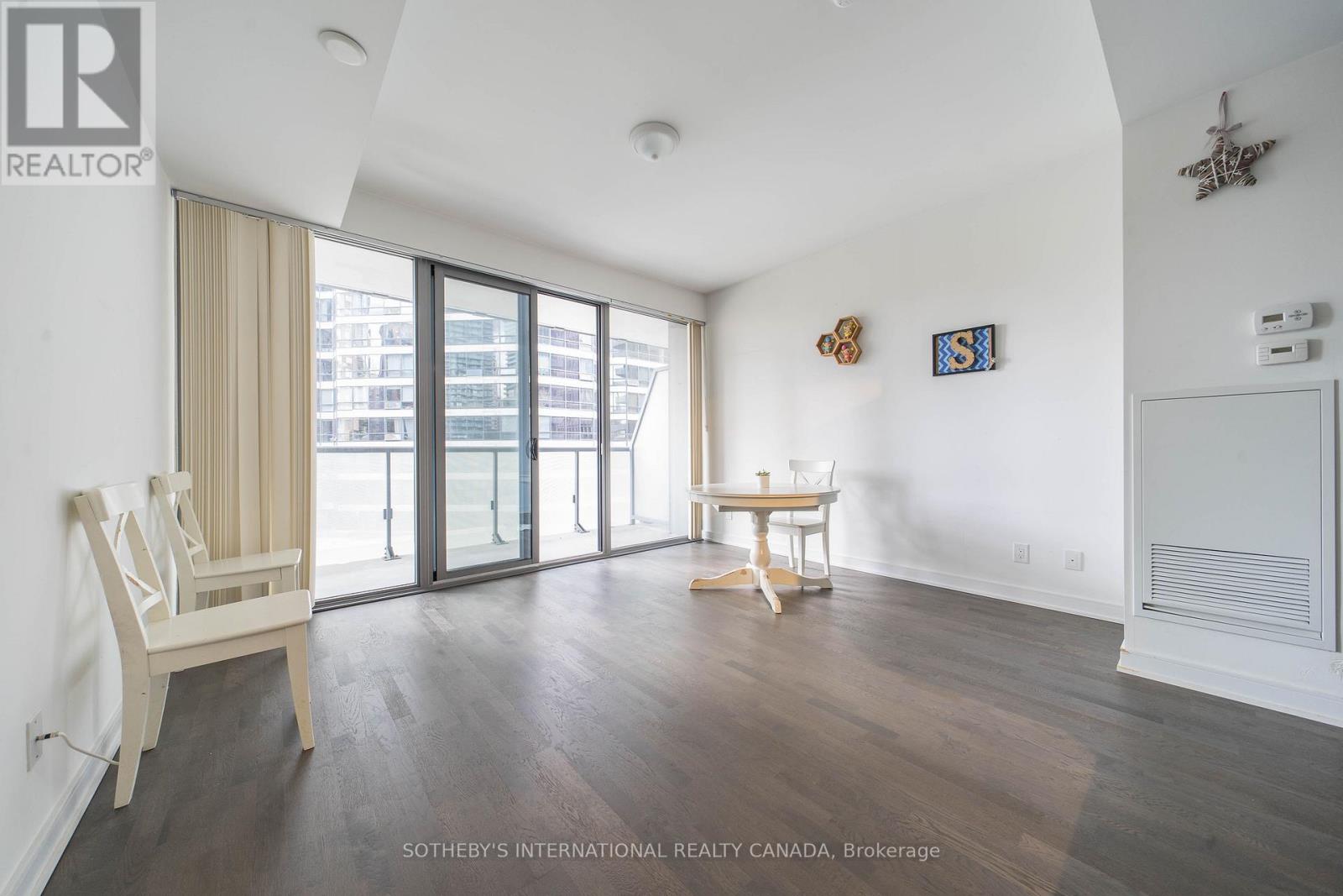 502 - 57 St Joseph Street, Toronto, Ontario  M5S 0C5 - Photo 5 - C12972298