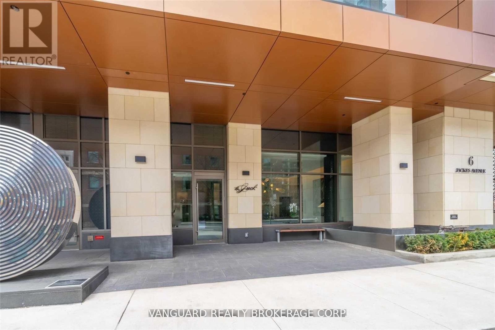 213 - 6 Jackes Avenue, Toronto, Ontario  M4T 0A5 - Photo 2 - C12972328