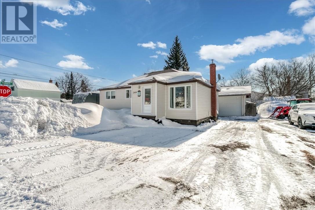 249 7th Avenue, Lively, Ontario  P3Y 1M2 - Photo 4 - 2127029