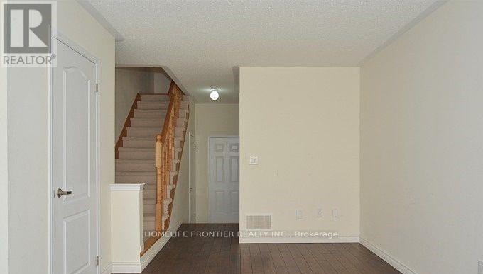 32 Truchard Avenue, Markham, Ontario  L6C 0N2 - Photo 4 - N12972254