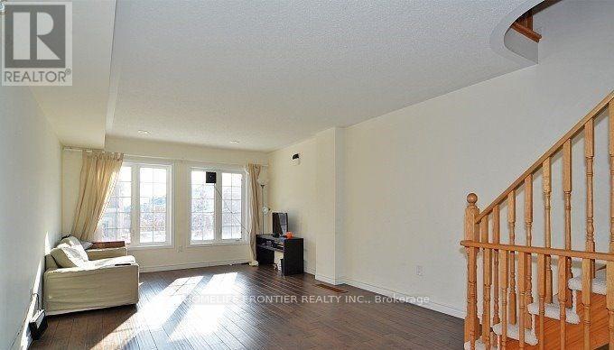 32 Truchard Avenue, Markham, Ontario  L6C 0N2 - Photo 6 - N12972254