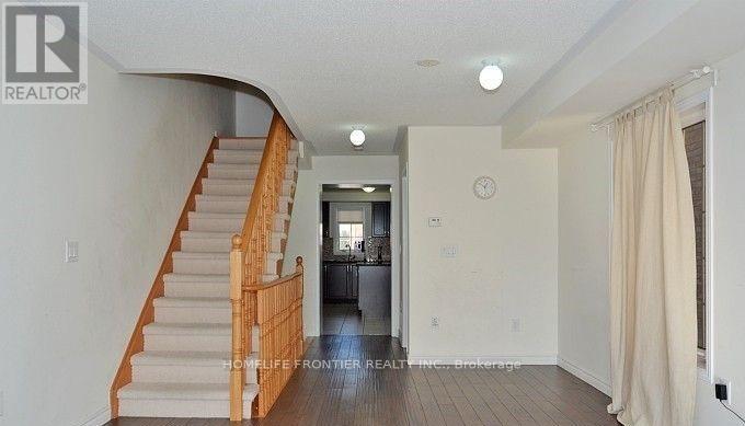 32 Truchard Avenue, Markham, Ontario  L6C 0N2 - Photo 7 - N12972254