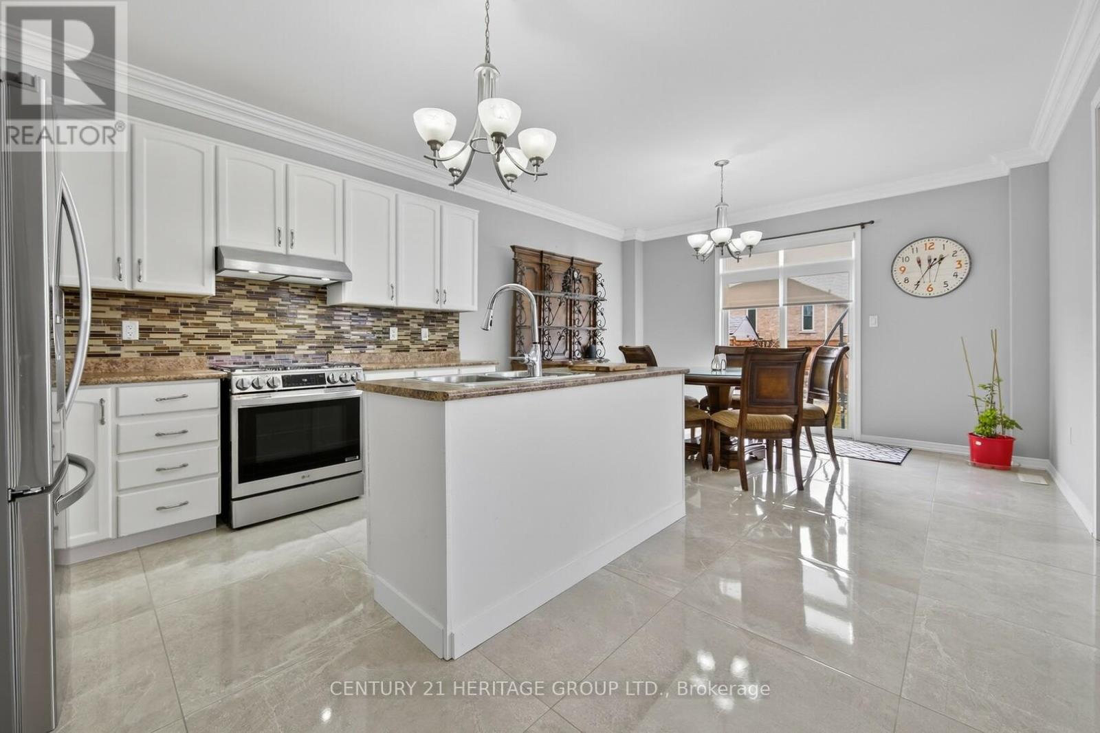 154 Richardson Crescent, Bradford West Gwillimbury (Bradford), Ontario  L3Z 0N5 - Photo 10 - N12972306