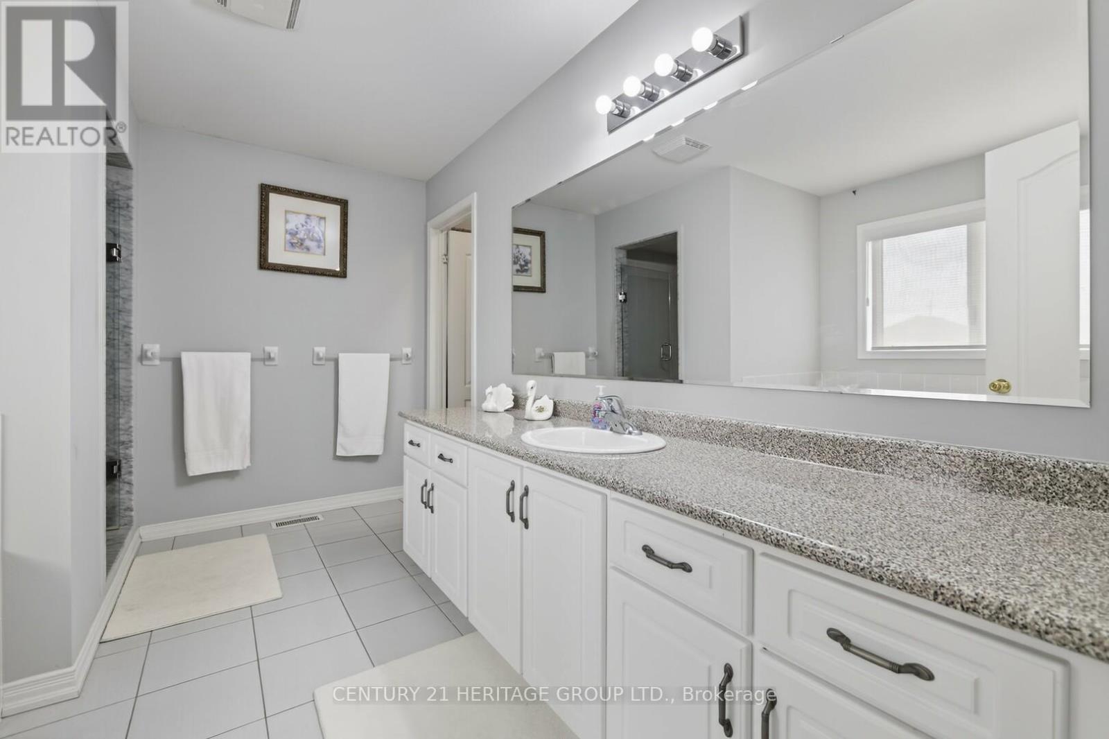 154 Richardson Crescent, Bradford West Gwillimbury (Bradford), Ontario  L3Z 0N5 - Photo 21 - N12972306