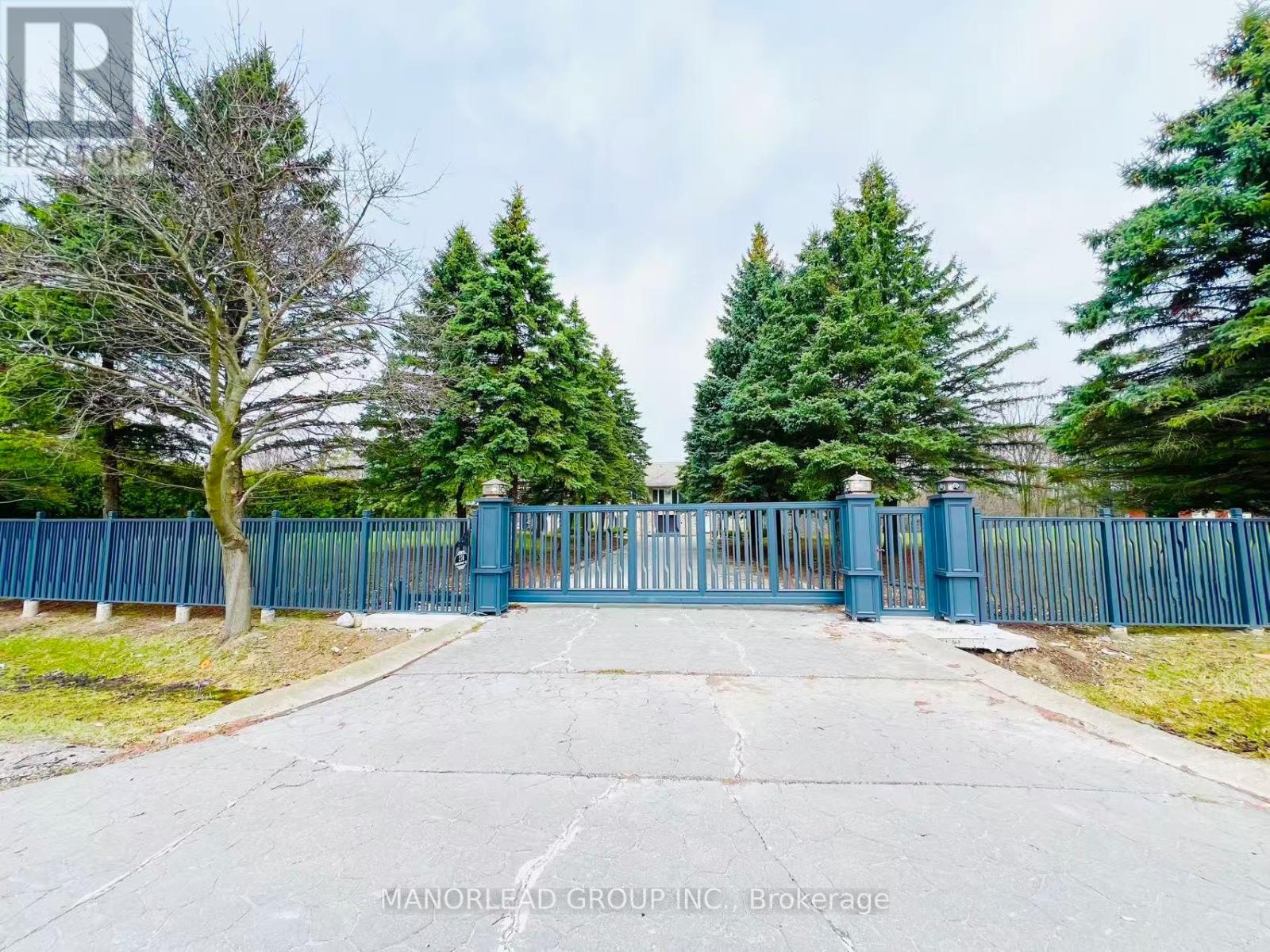 270 GREENBROOKE DRIVE - Photo 2