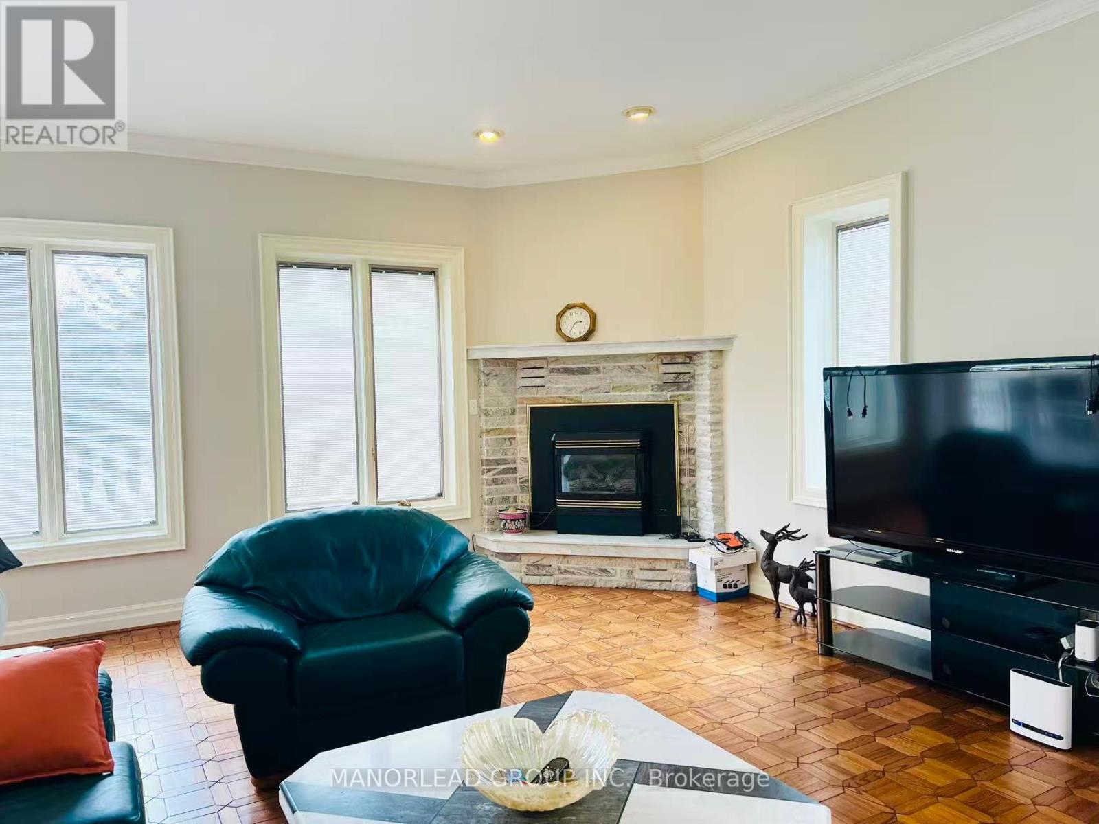 270 GREENBROOKE DRIVE - Photo 8