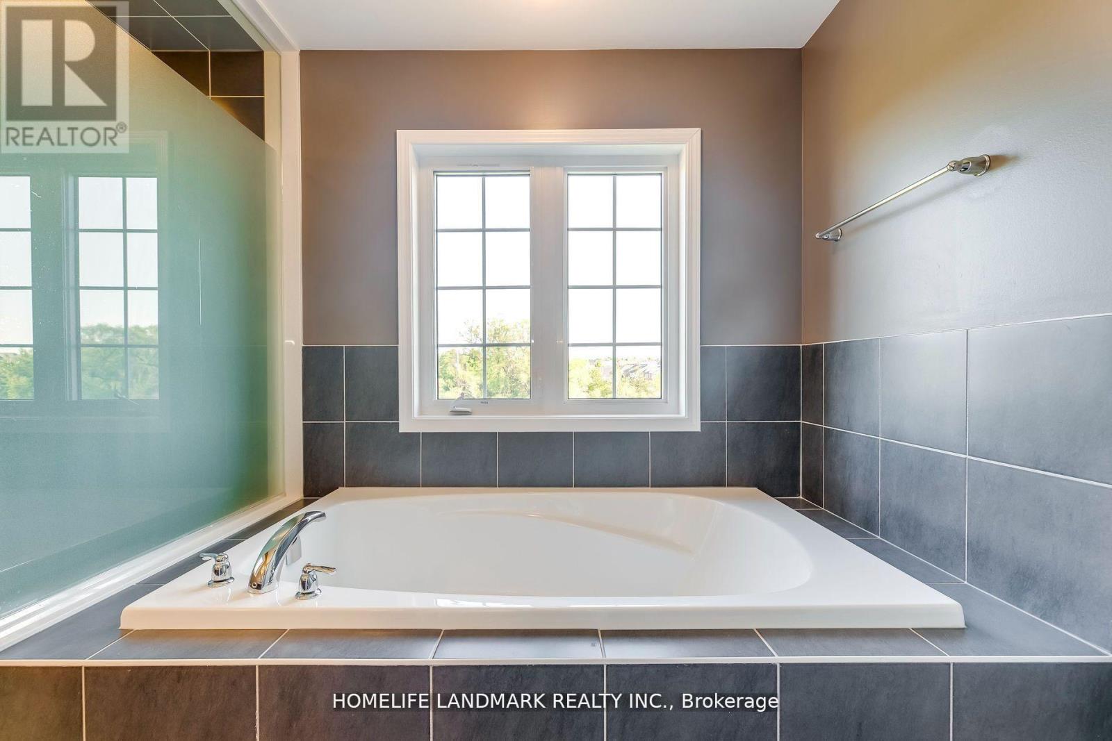 186 Degraaf Crescent, Aurora, Ontario  L4G 0X1 - Photo 25 - N12972346