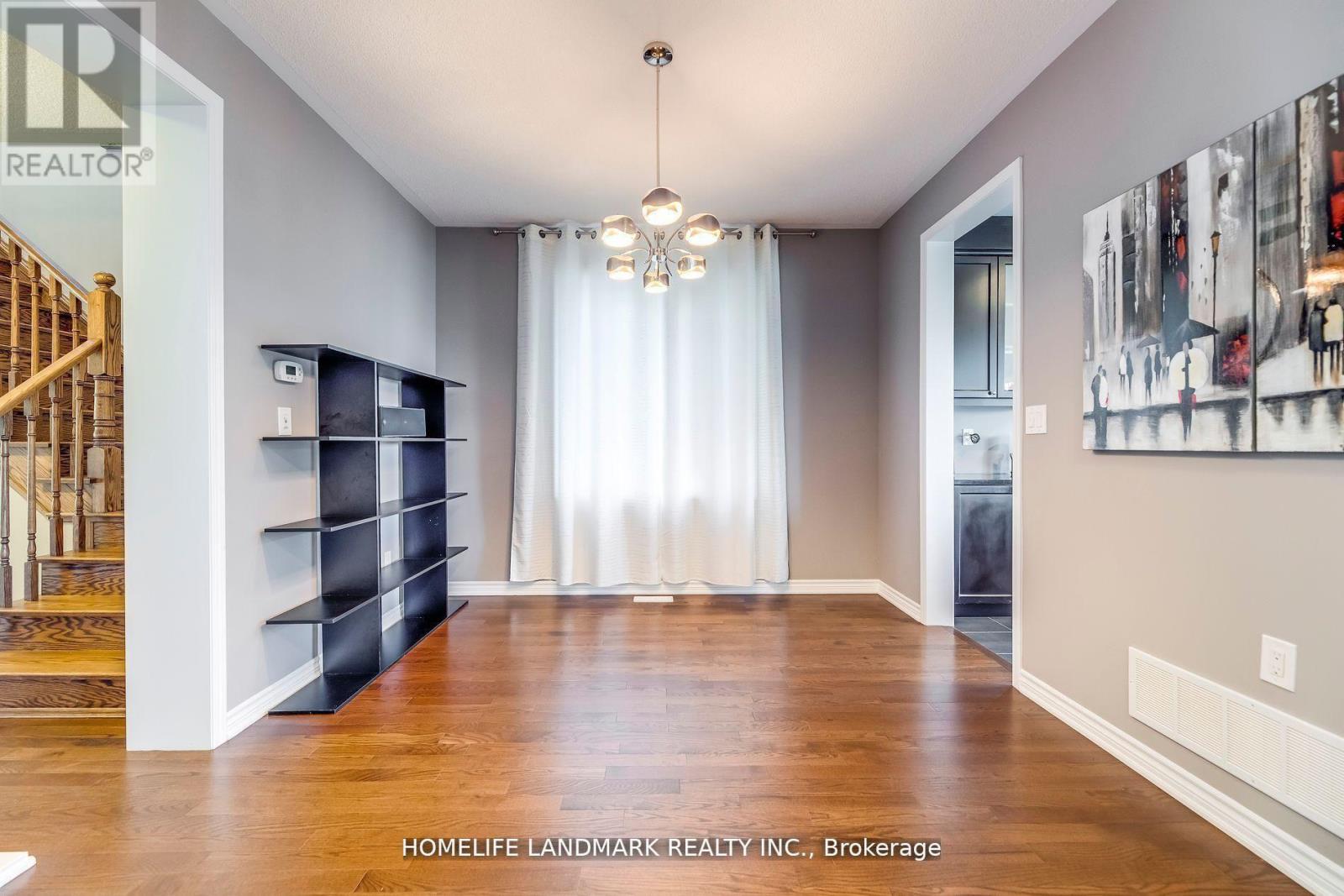 186 Degraaf Crescent, Aurora, Ontario  L4G 0X1 - Photo 4 - N12972346