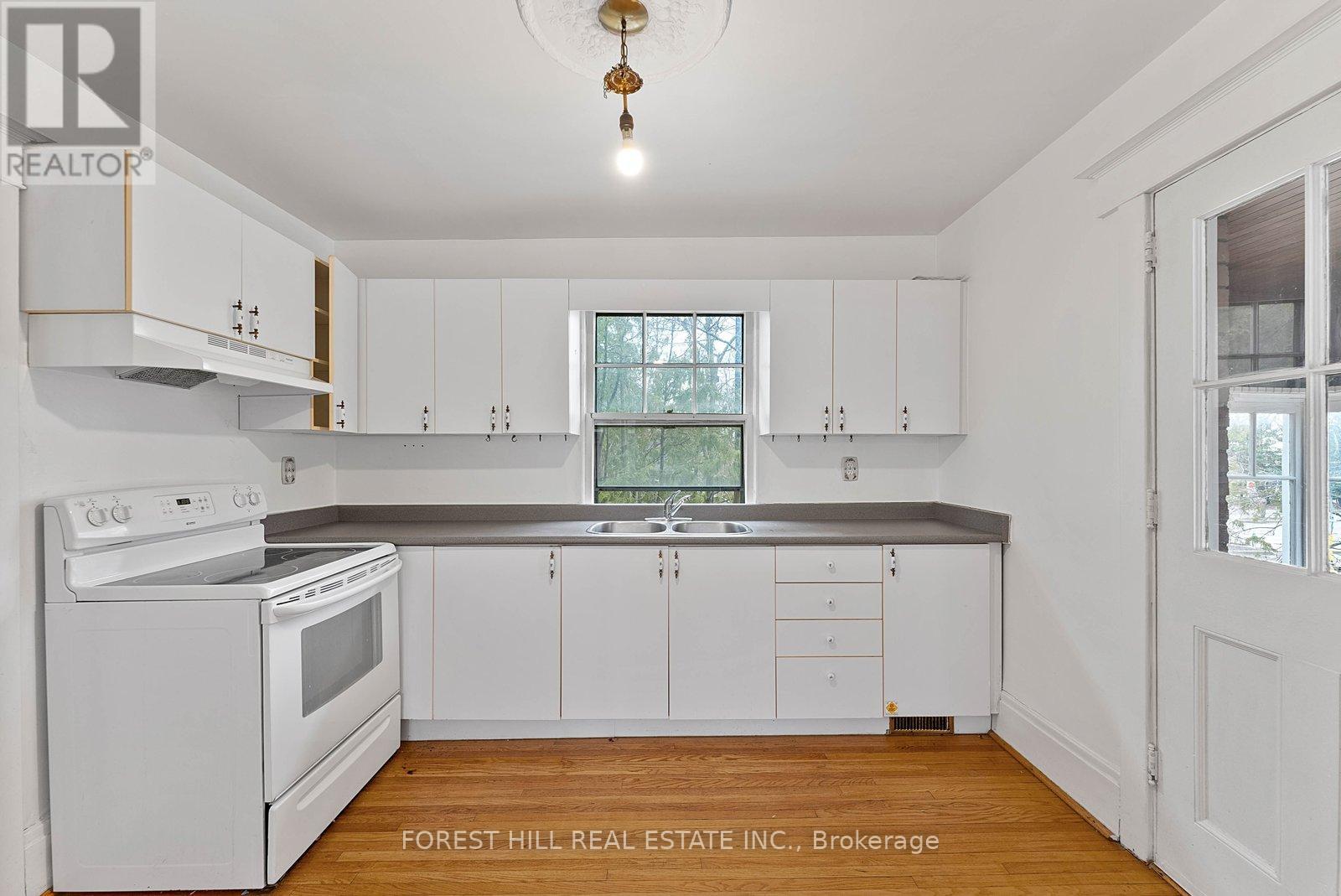 Upper - 36 Arnold Crescent, Richmond Hill, Ontario  L4C 3R5 - Photo 14 - N12972374