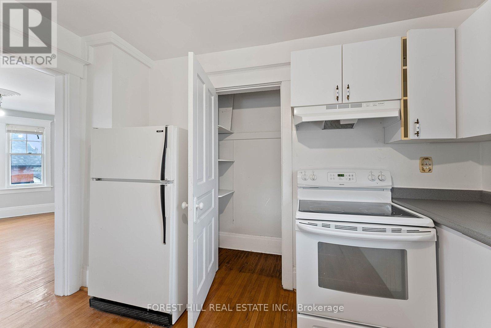 Upper - 36 Arnold Crescent, Richmond Hill, Ontario  L4C 3R5 - Photo 17 - N12972374