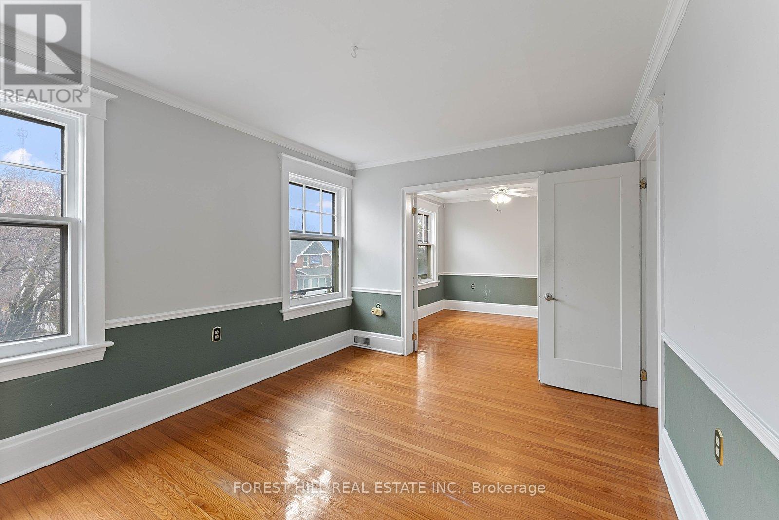 Upper - 36 Arnold Crescent, Richmond Hill, Ontario  L4C 3R5 - Photo 22 - N12972374