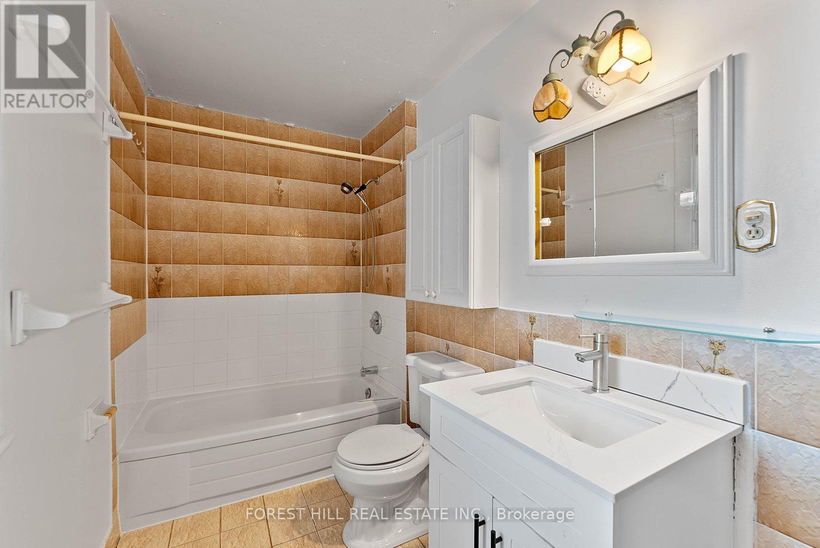 Upper - 36 Arnold Crescent, Richmond Hill, Ontario  L4C 3R5 - Photo 28 - N12972374