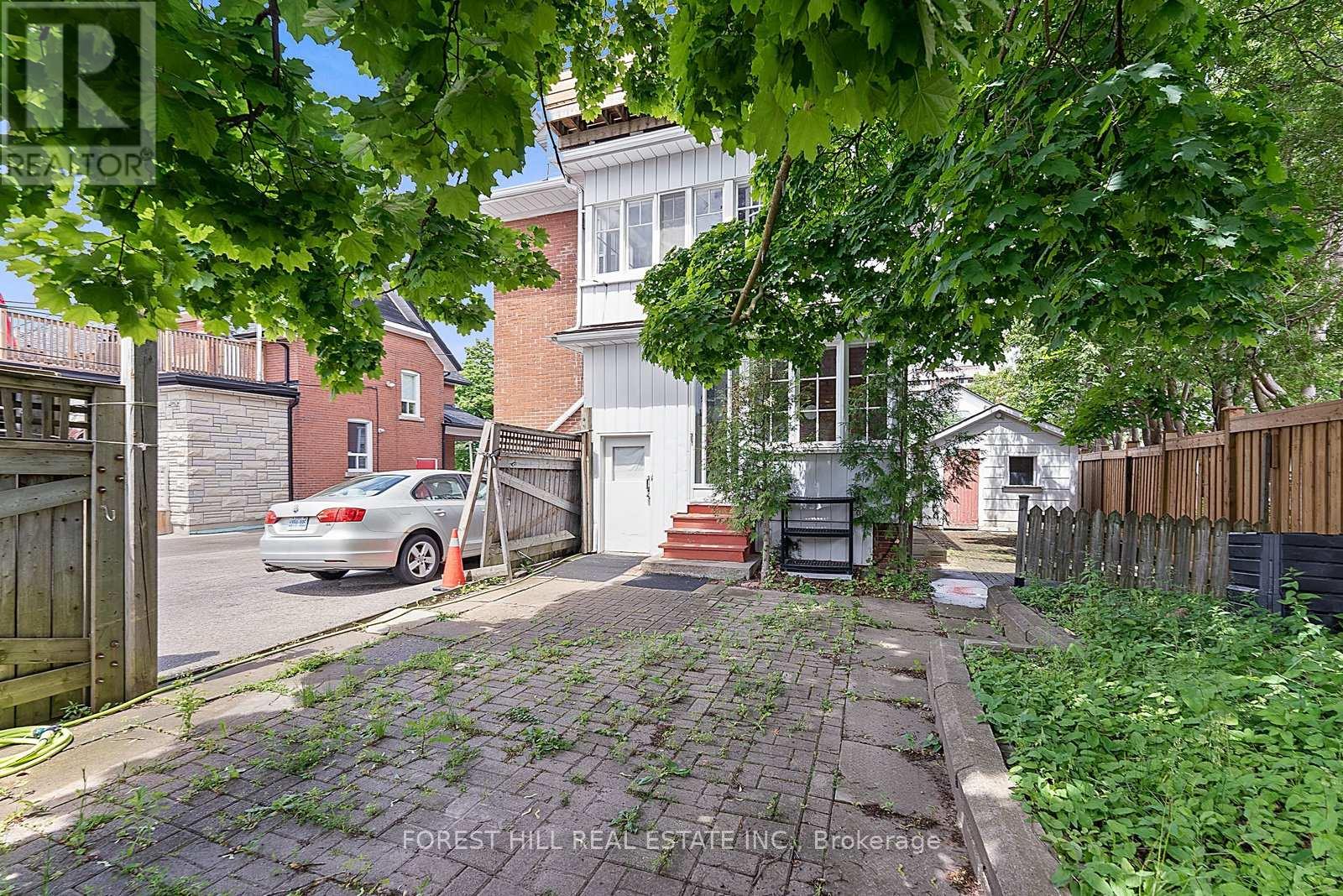 Upper - 36 Arnold Crescent, Richmond Hill, Ontario  L4C 3R5 - Photo 36 - N12972374