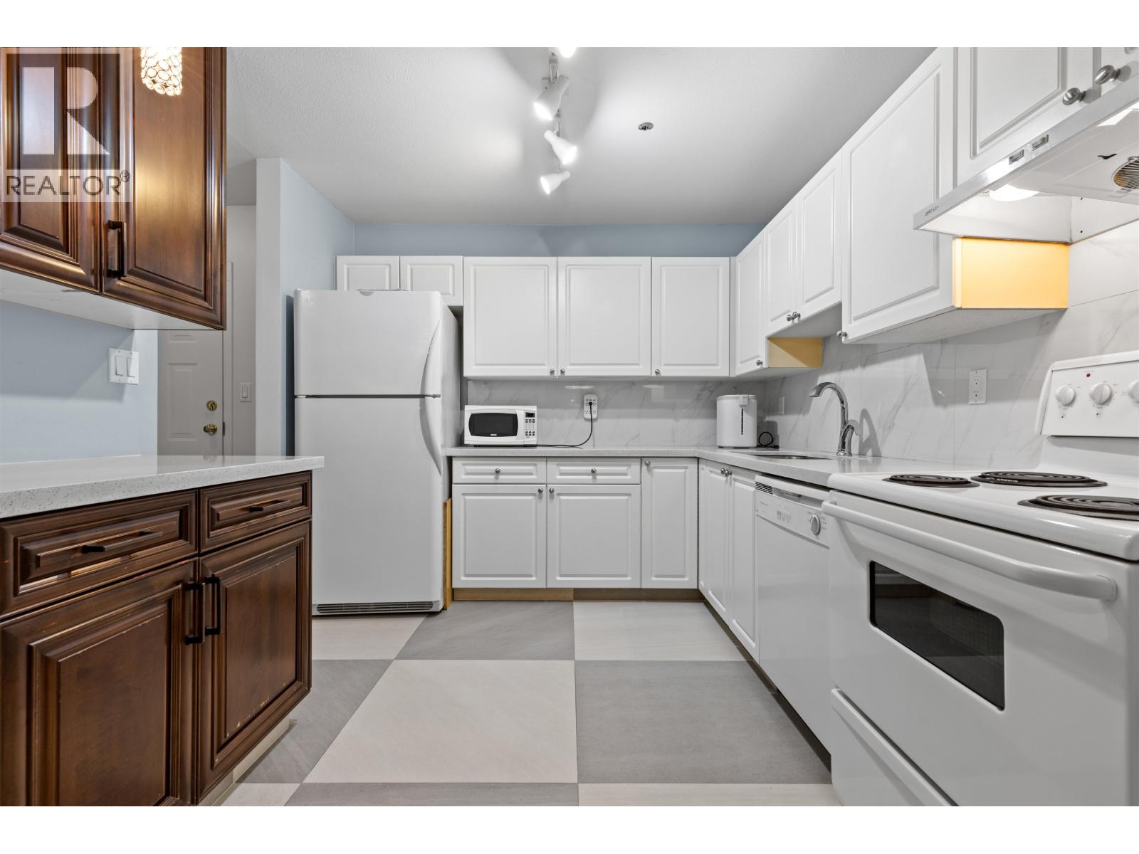 502 1310 Cariboo Street, New Westminster, British Columbia  V3M 1X2 - Photo 8 - R3108524