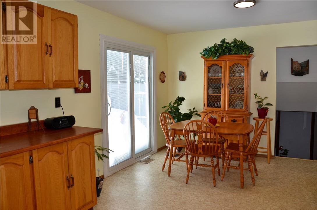 1201 Ronald Court, Sudbury, Ontario  P3P 1S2 - Photo 3 - 2127048