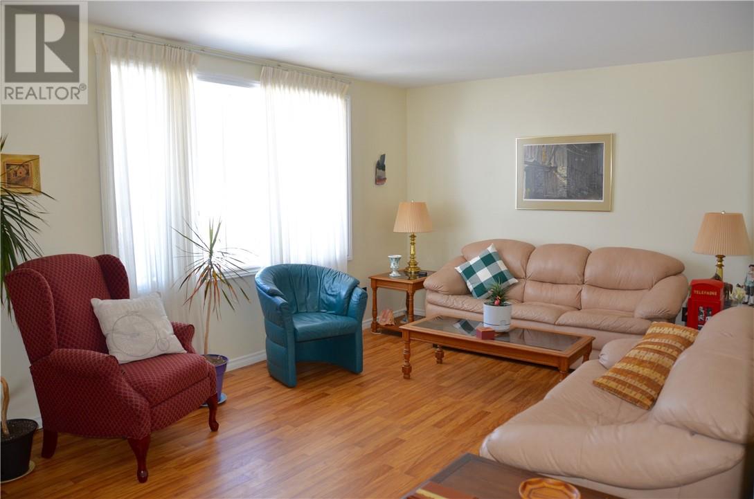 1201 Ronald Court, Sudbury, Ontario  P3P 1S2 - Photo 4 - 2127048