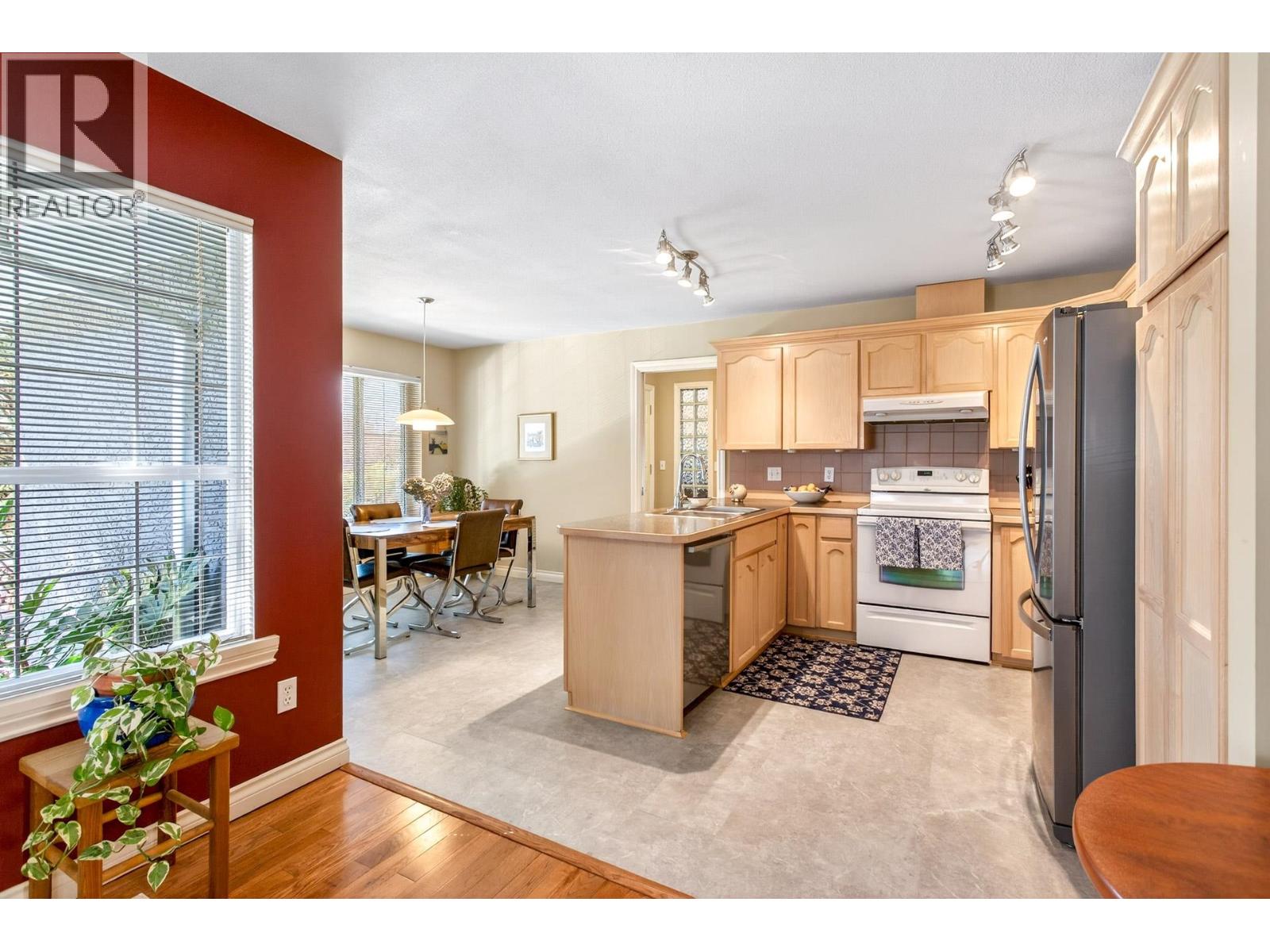 1625 Mchugh Close, Port Coquitlam, British Columbia  V3C 6E1 - Photo 8 - R3105977