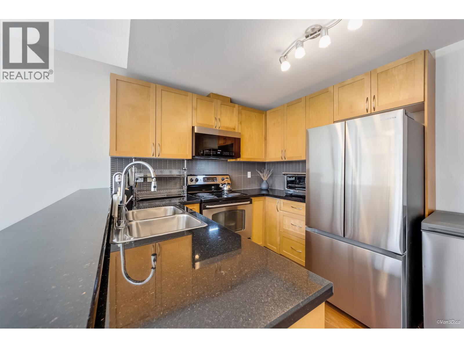 228 5155 Watling Street, Burnaby, British Columbia  V5J 1W8 - Photo 12 - R3107329