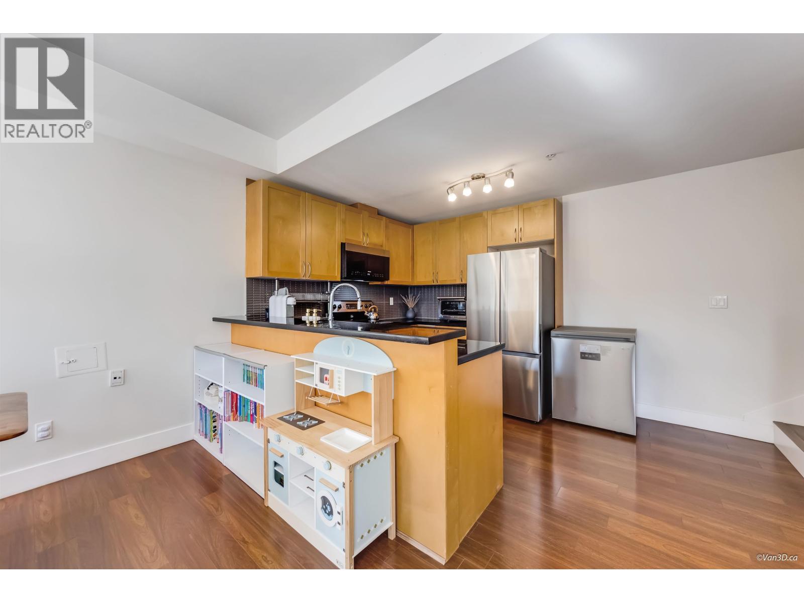 228 5155 Watling Street, Burnaby, British Columbia  V5J 1W8 - Photo 11 - R3107329