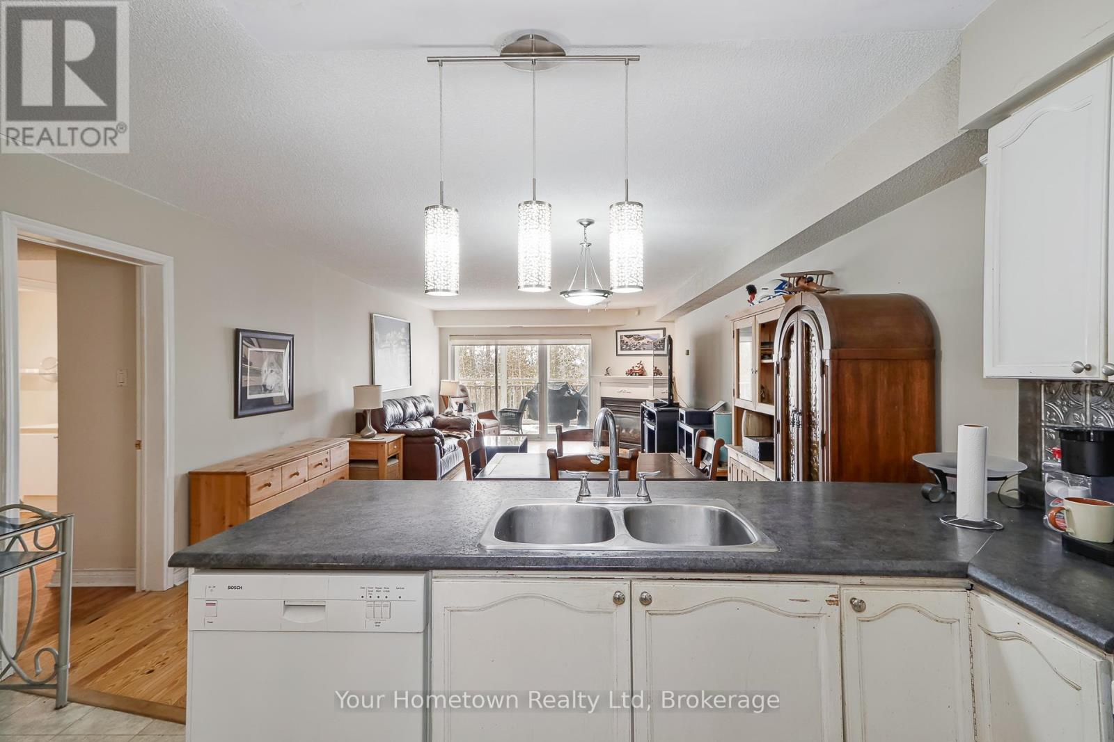 9 - 10 Mulligan Lane, Wasaga Beach, Ontario  L9Z 1C4 - Photo 5 - S12970254