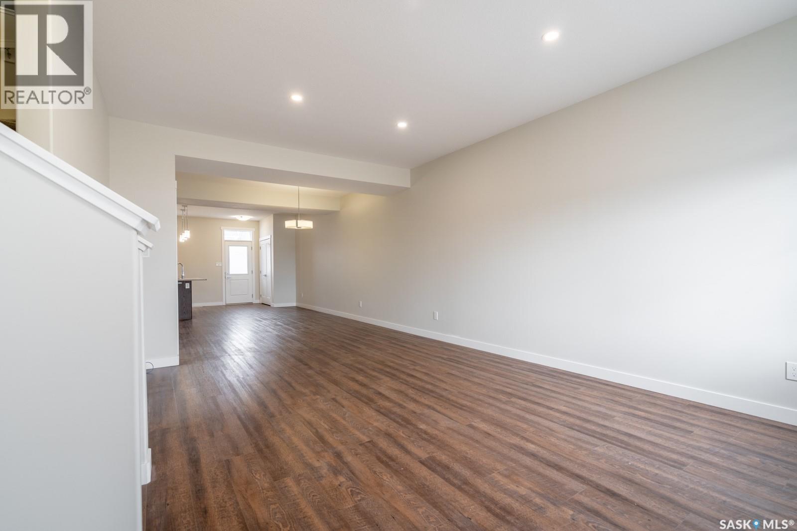 4624 Buckingham Drive E, Regina, Saskatchewan  S4V 3X8 - Photo 4 - SK032374