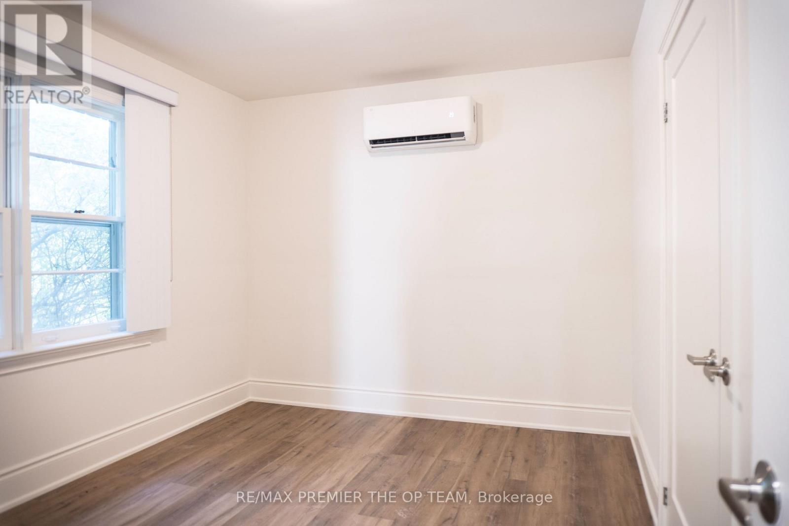 148 Martin Grove Road, Toronto, Ontario  M9B 4K9 - Photo 10 - W12951476