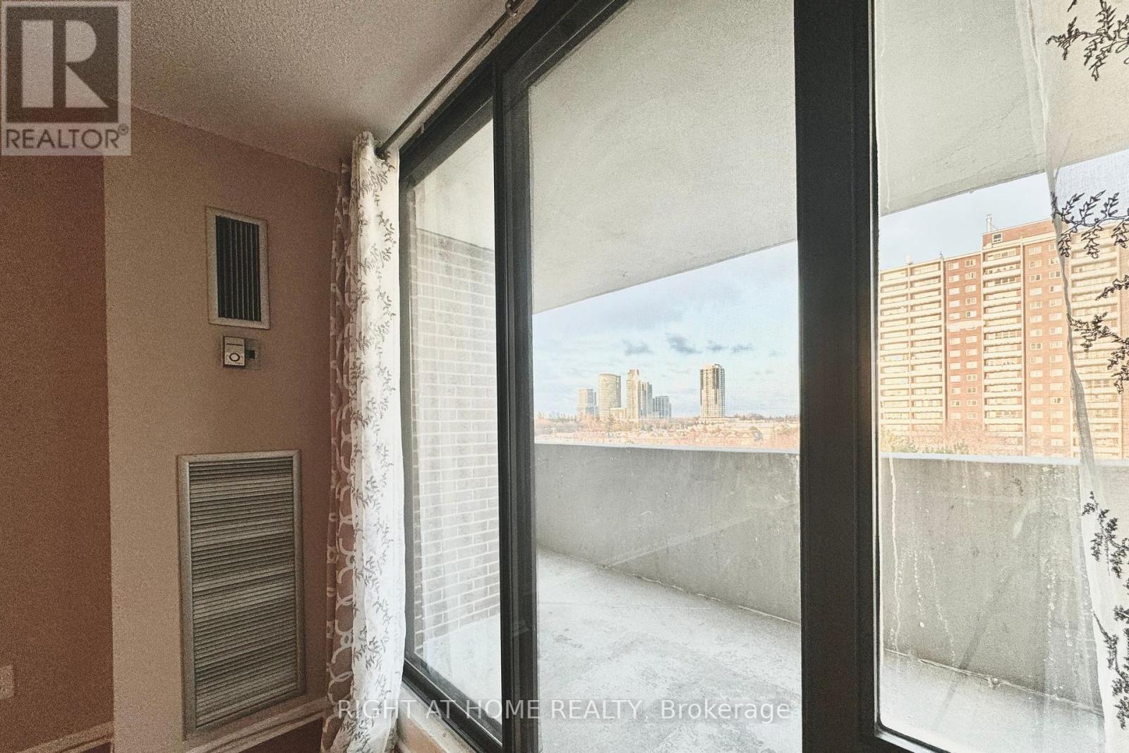 603 - 10 Tangreen Court, Toronto, Ontario  M2M 4B9 - Photo 8 - C12914376