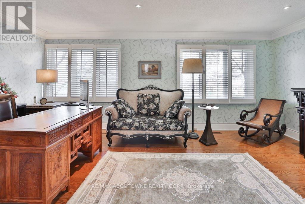 45 Tradewind Drive, Oakville, Ontario  L6L 6K9 - Photo 18 - W12972276