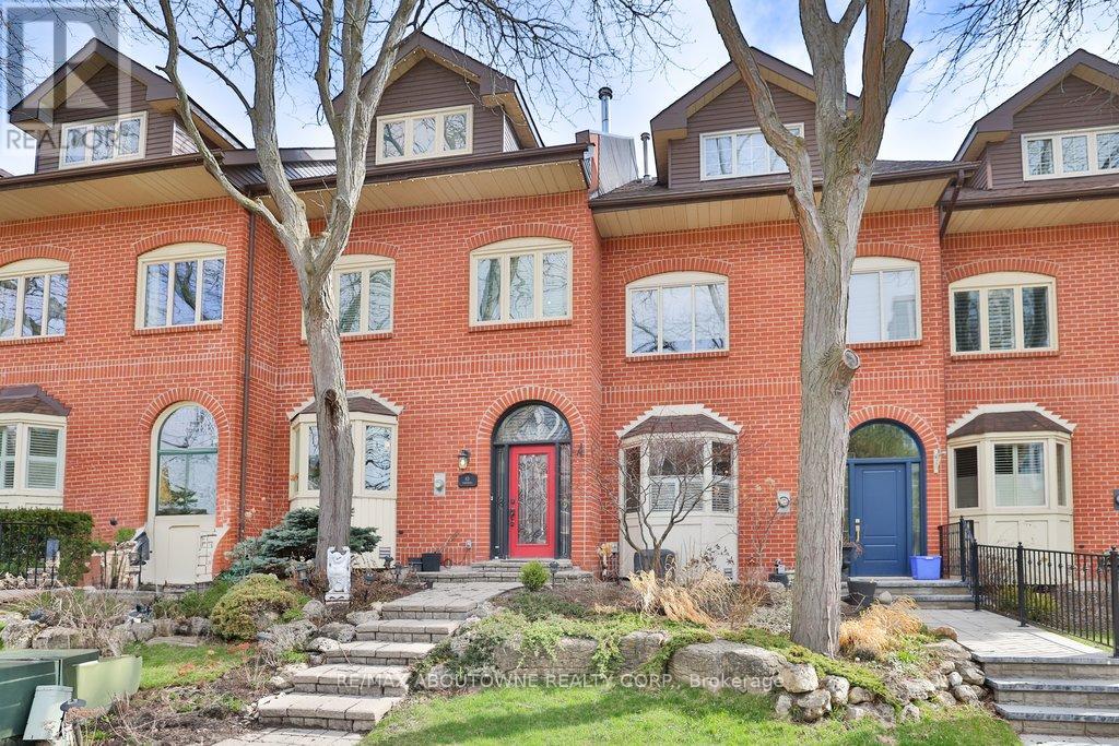 45 Tradewind Drive, Oakville, Ontario  L6L 6K9 - Photo 2 - W12972276