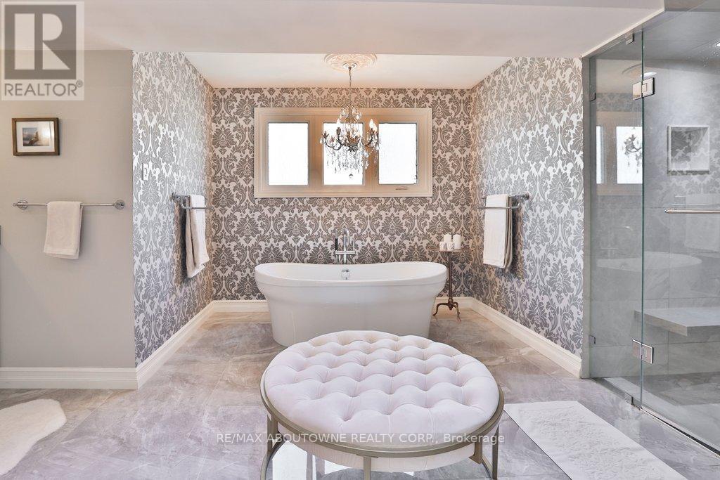 45 Tradewind Drive, Oakville, Ontario  L6L 6K9 - Photo 25 - W12972276