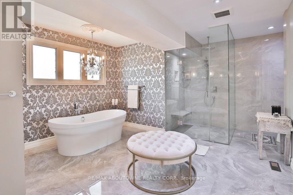 45 Tradewind Drive, Oakville, Ontario  L6L 6K9 - Photo 26 - W12972276