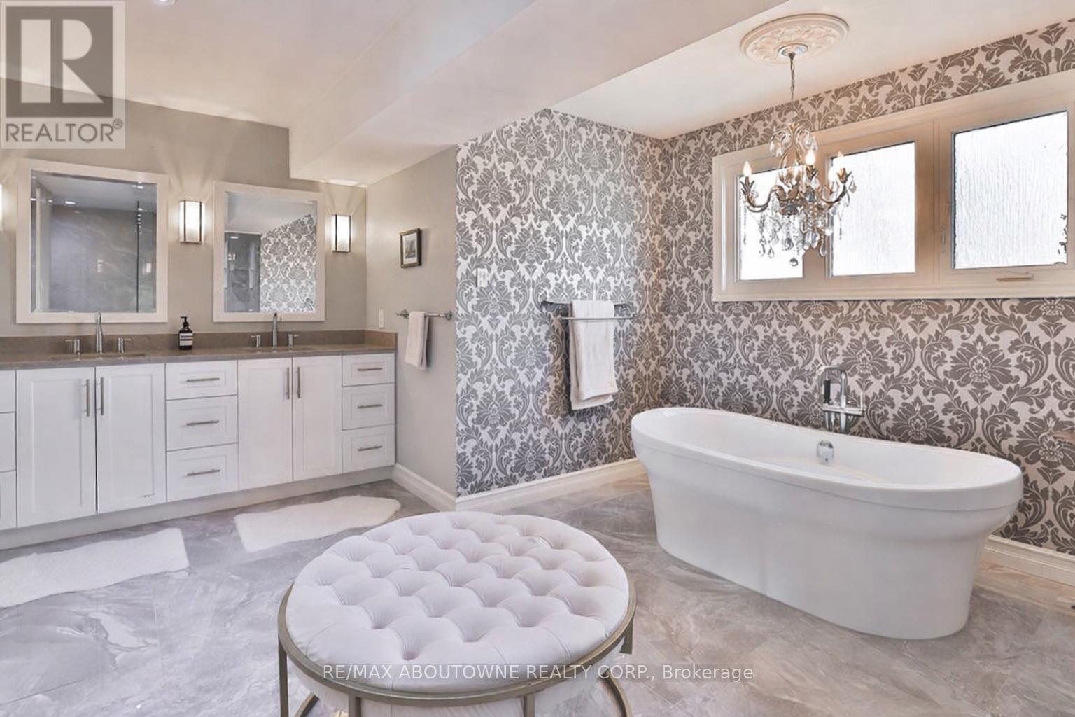 45 Tradewind Drive, Oakville, Ontario  L6L 6K9 - Photo 27 - W12972276