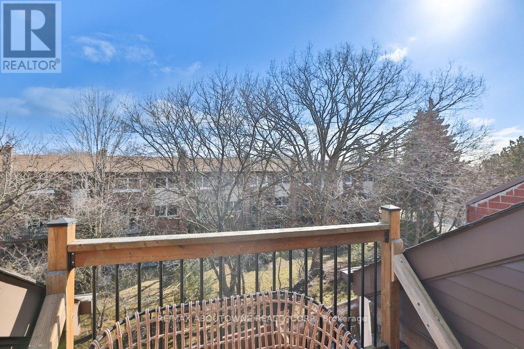 45 Tradewind Drive, Oakville, Ontario  L6L 6K9 - Photo 28 - W12972276