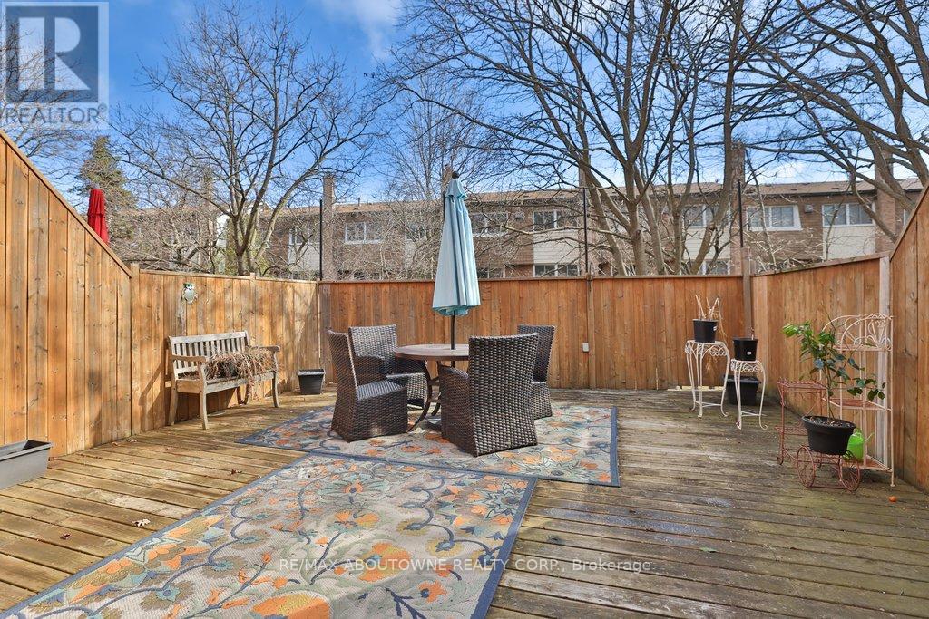 45 Tradewind Drive, Oakville, Ontario  L6L 6K9 - Photo 29 - W12972276