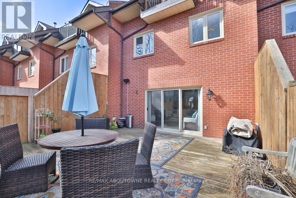 45 Tradewind Drive, Oakville, Ontario  L6L 6K9 - Photo 30 - W12972276